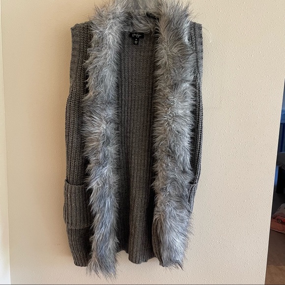 Jessica Simpson Grey Sweater Vest With Faux Fur